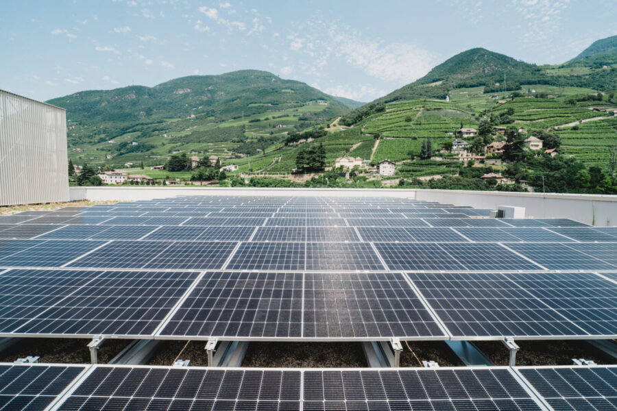 Fotovoltaico industriale: perché oggi è un investimento strategico per le aziende 3 11