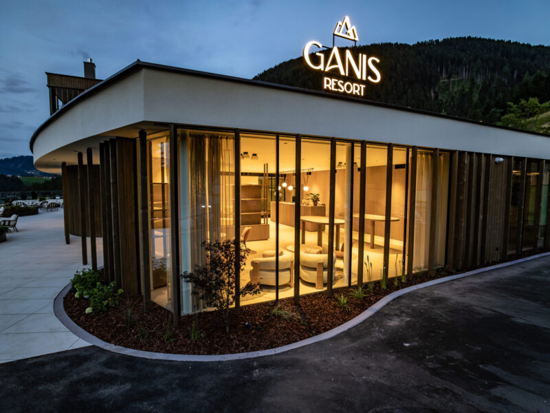 WESTSIDERS_JV_2026_07_Ganis Resort Opening_300dpi-56
